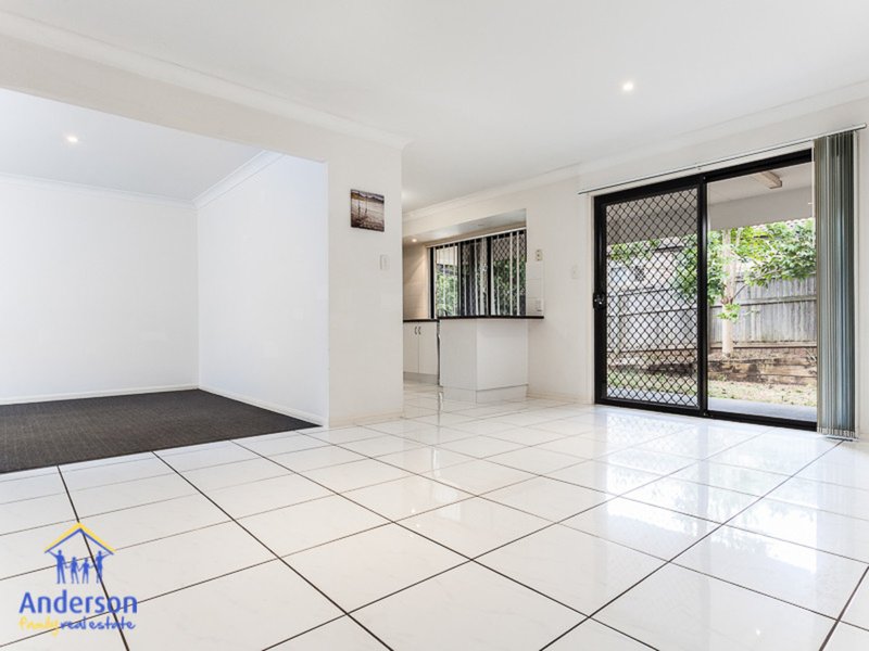 Photo - 7 Summerhill Drive, Morayfield QLD 4506 - Image 2