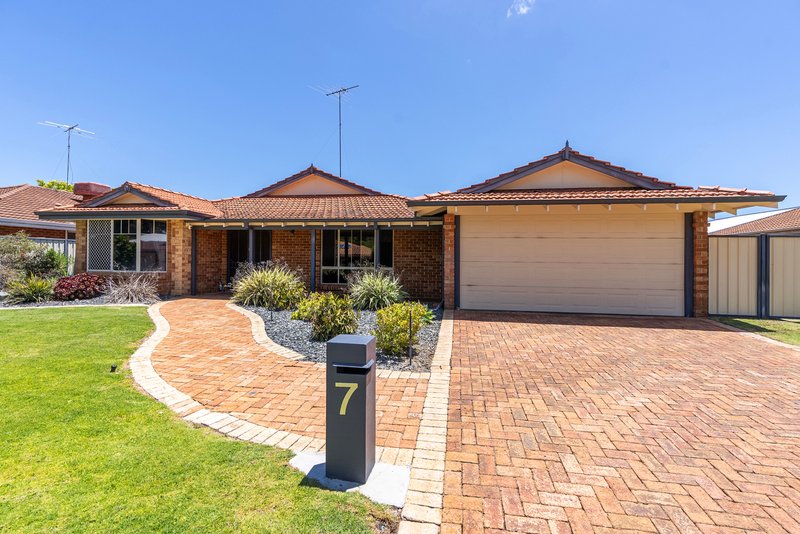 7 Summerlea Avenue, Meadow Springs WA 6210