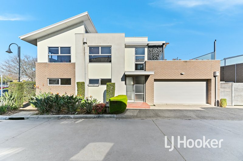 7 Sunline Terrace, Pakenham VIC 3810