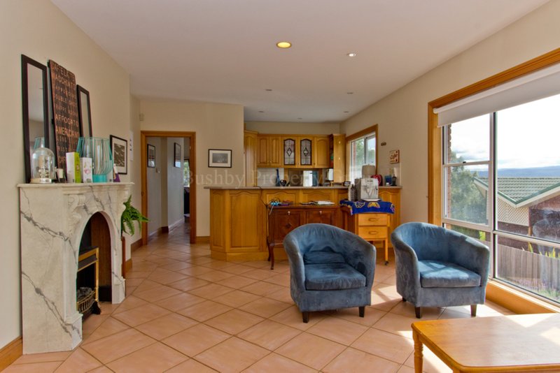 Photo - 7 Sunnyside Crescent, Trevallyn TAS 7250 - Image 5