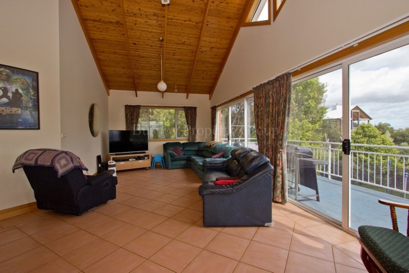 Photo - 7 Sunnyside Crescent, Trevallyn TAS 7250 - Image 12