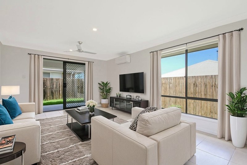 Photo - 7 Sunreef Street, Burpengary QLD 4505 - Image 2