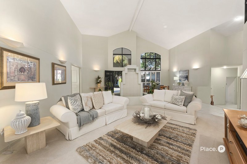 Photo - 7 Sunset Place, Carindale QLD 4152 - Image 2
