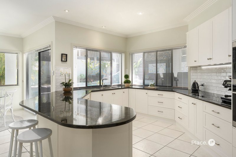 Photo - 7 Sunset Place, Carindale QLD 4152 - Image 7