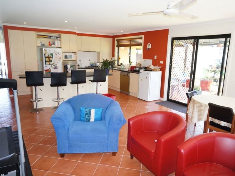 Photo - 7 Surfsound Ave , Wallabi Point NSW 2430 - Image 4