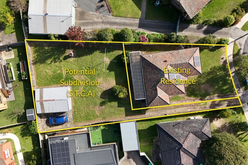 Photo - 7 Surrey Court, Bayswater VIC 3153 - Image 2