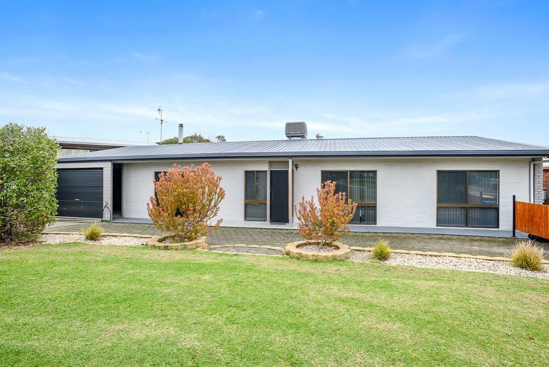 Photo - 7 Sutherland Avenue, Hayborough SA 5211 - Image 1