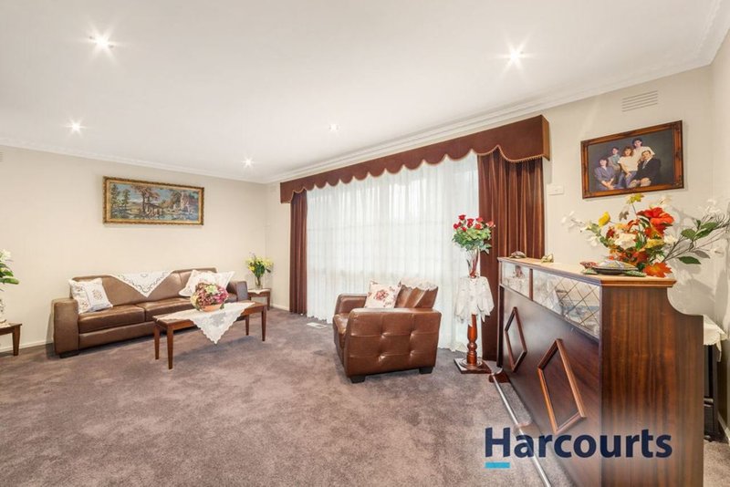 Photo - 7 Swan Court, Wantirna VIC 3152 - Image 2