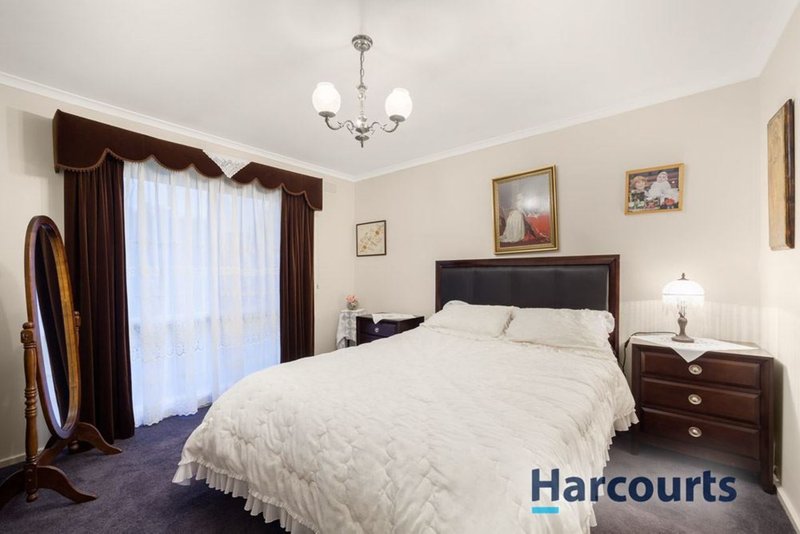 Photo - 7 Swan Court, Wantirna VIC 3152 - Image 4