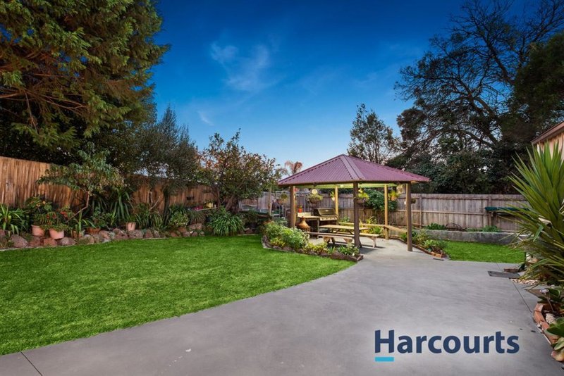 Photo - 7 Swan Court, Wantirna VIC 3152 - Image 6