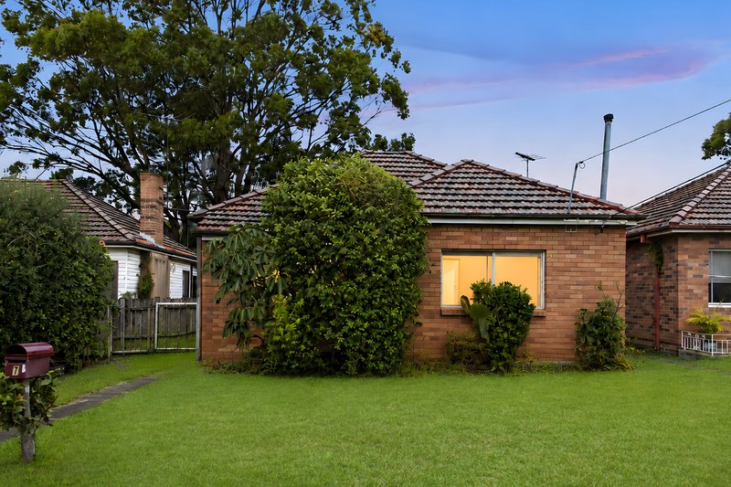 Photo - 7 Swan Street, Revesby NSW 2212 - Image 1