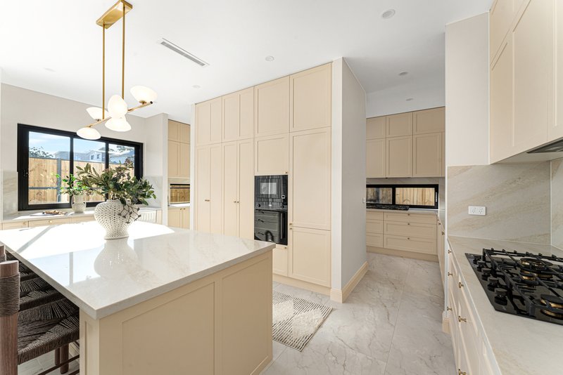 Photo - 7 Sweetenham Avenue, Box Hill NSW 2765 - Image 4