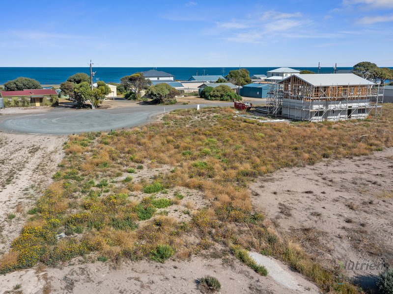 Photo - 7 Swincer Avenue, Bluff Beach SA 5575 - Image 3