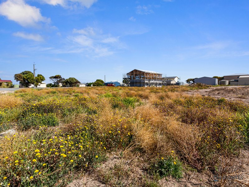 Photo - 7 Swincer Avenue, Bluff Beach SA 5575 - Image 5