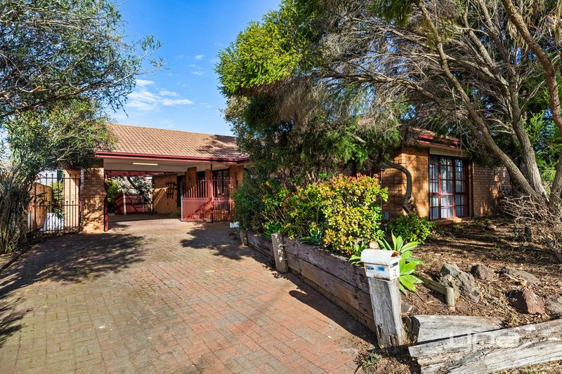 7 Sword Walk, Kings Park VIC 3021