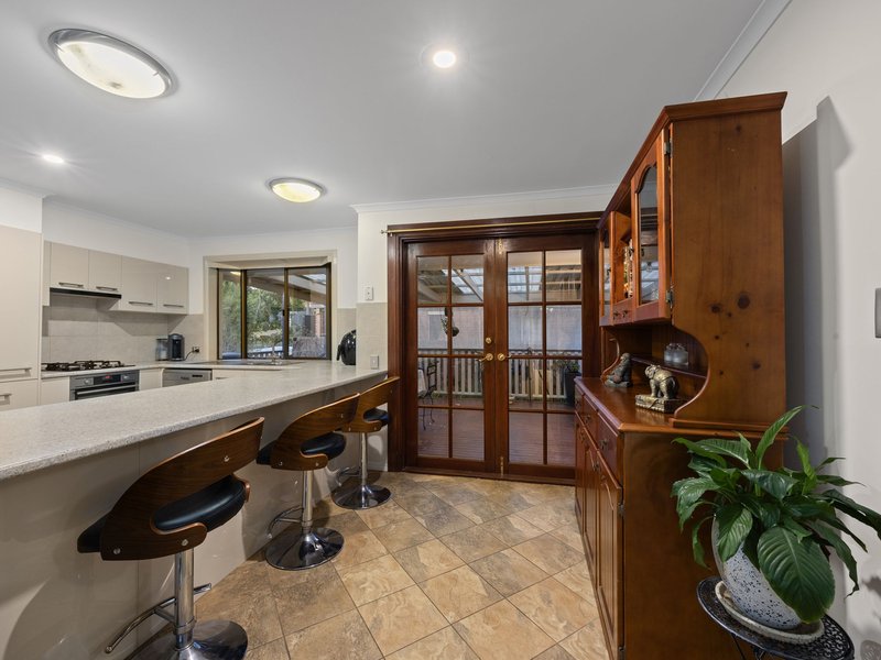 Photo - 7 Takara Court, Karana Downs QLD 4306 - Image 6