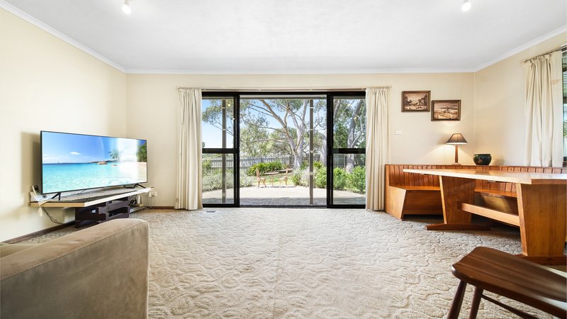 Photo - 7 Talbot Court, Noble Park VIC 3174 - Image 4