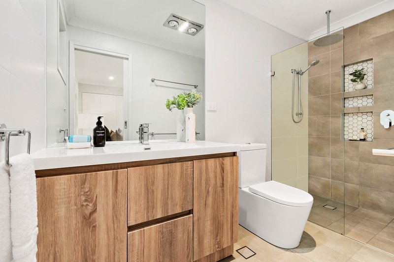 Photo - 7 Talkook Place, Baulkham Hills NSW 2153 - Image 6