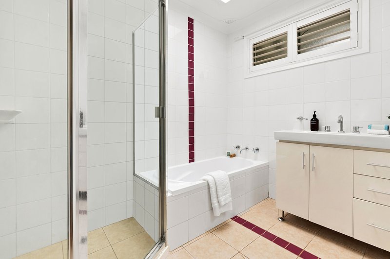 Photo - 7 Talkook Place, Baulkham Hills NSW 2153 - Image 10