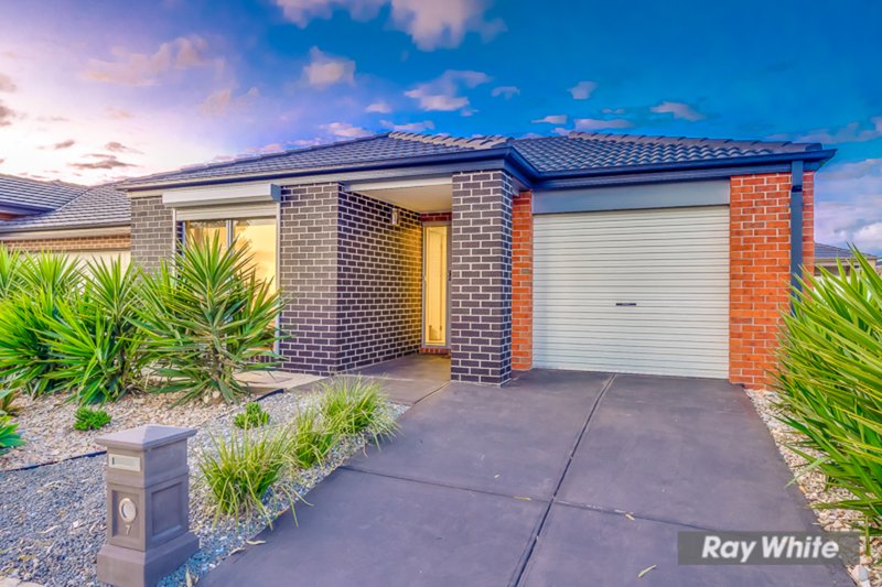 Photo - 7 Tallgrass Avenue, Truganina VIC 3029 - Image 2