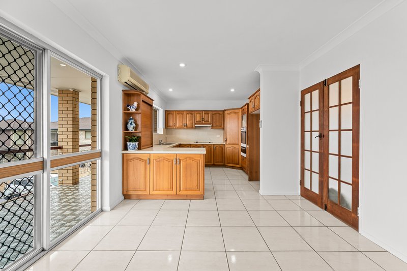Photo - 7 Tallis Street, Macgregor QLD 4109 - Image 7