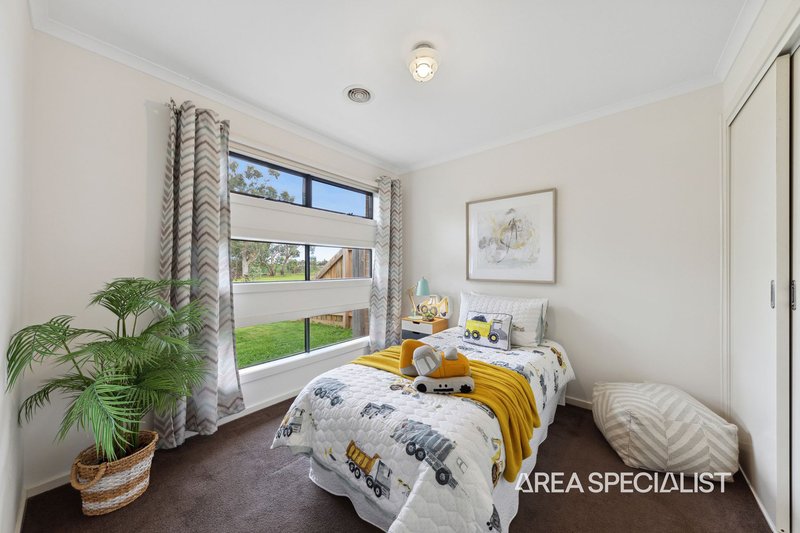 Photo - 7 Tamar Street, Pakenham VIC 3810 - Image 4