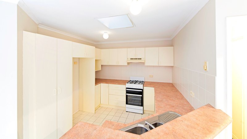 Photo - 7 Tana Place, Ngunnawal ACT 2913 - Image 3