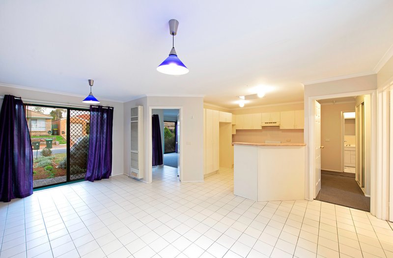 Photo - 7 Tana Place, Ngunnawal ACT 2913 - Image 4