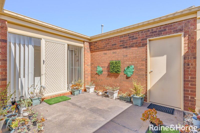 Photo - 7 Tandara Circuit, Melton West VIC 3337 - Image 11