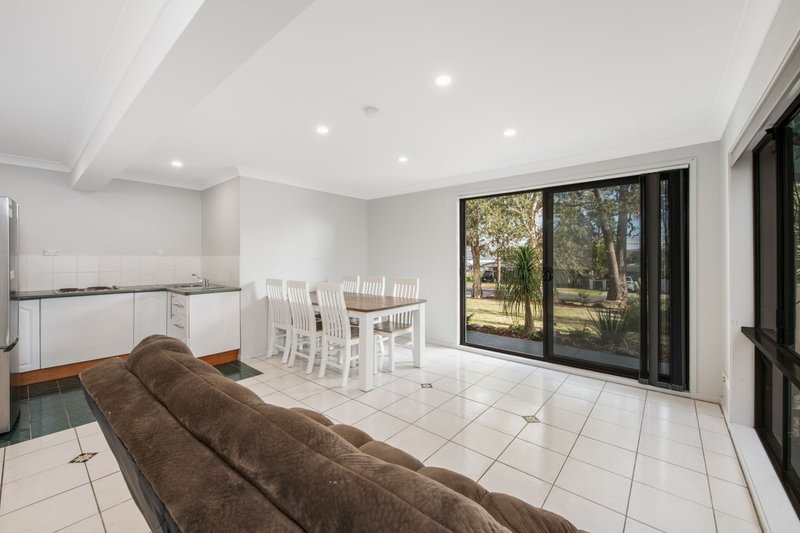 Photo - 7 Tarwarri Road, , Summerland Point NSW 2259 - Image 8