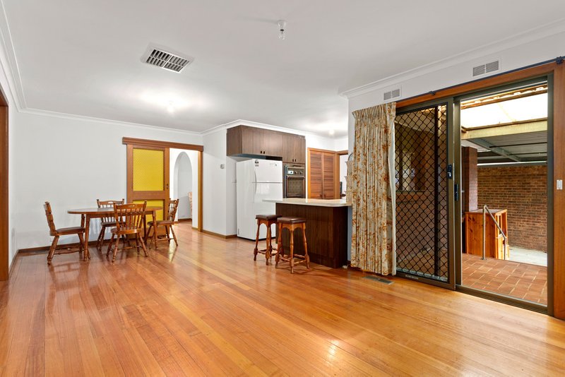 Photo - 7 Tasman Drive, Bundoora VIC 3083 - Image 3