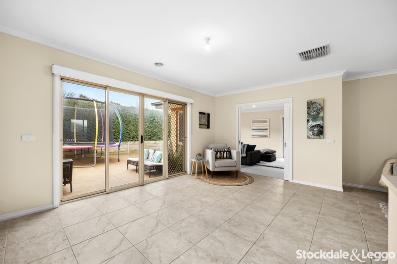 Photo - 7 Tasman Place, Wallan VIC 3756 - Image 11