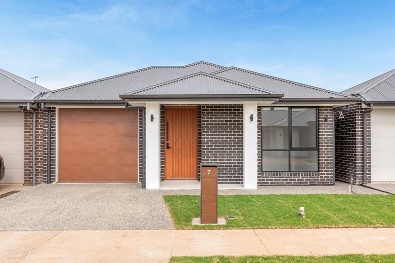 Photo - 7 Telford Street, Andrews Farm SA 5114 - Image 2