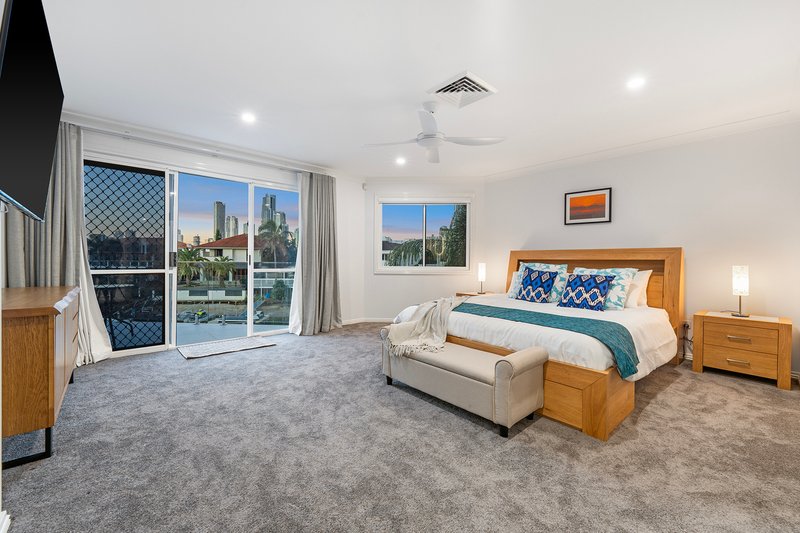 Photo - 7 The Lido , Isle Of Capri QLD 4217 - Image 24