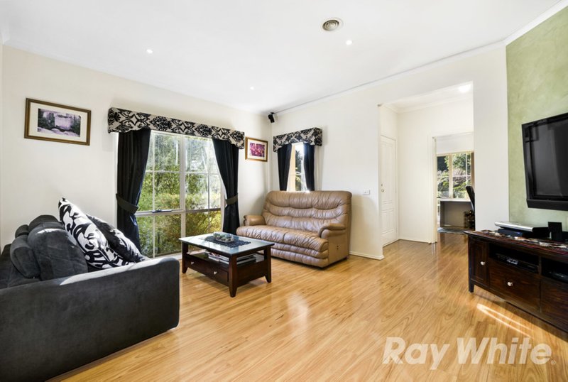 Photo - 7 The Rise, Glen Waverley VIC 3150 - Image 3