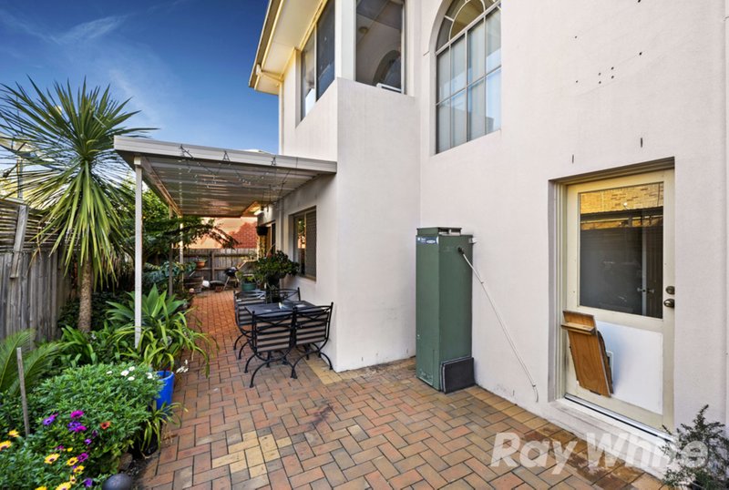 Photo - 7 The Rise, Glen Waverley VIC 3150 - Image 10