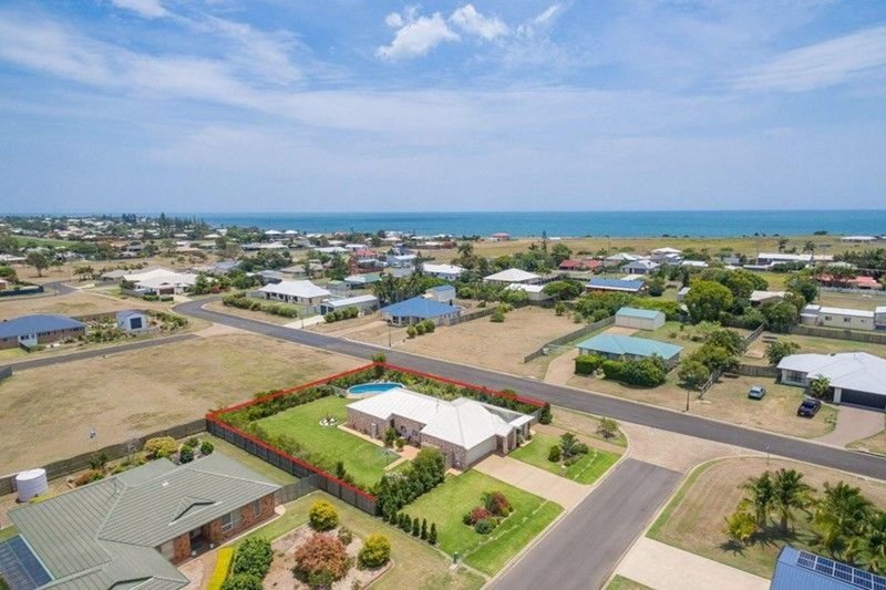 7 Tide Court, Burnett Heads QLD 4670