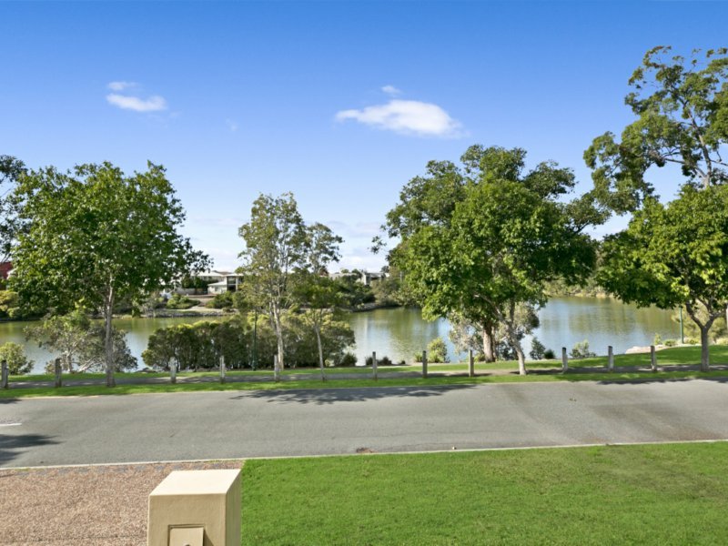 Photo - 7 Tindari Place, Varsity Lakes QLD 4227 - Image 14