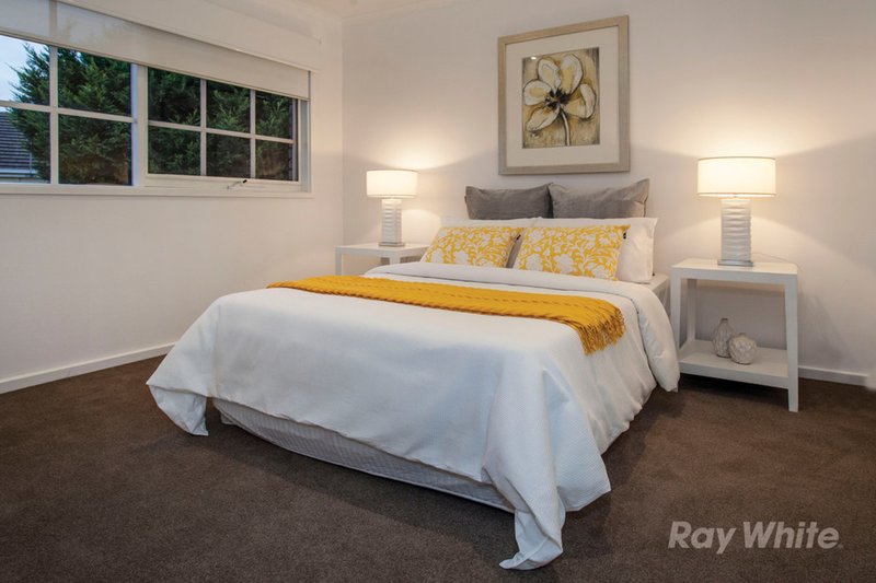 Photo - 7 Tintern Rise, Glen Waverley VIC 3150 - Image 11