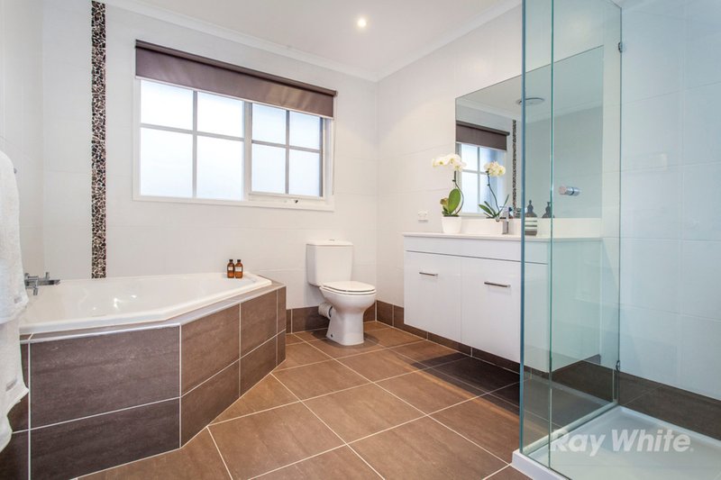 Photo - 7 Tintern Rise, Glen Waverley VIC 3150 - Image 12