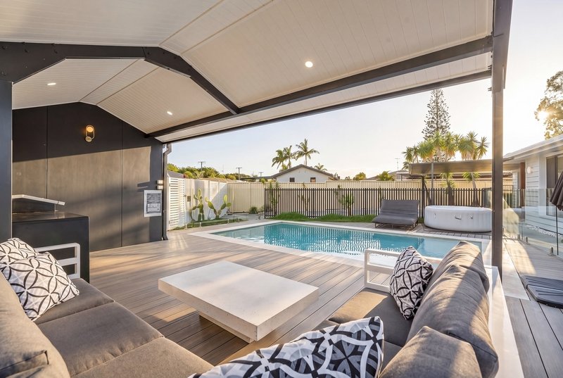 Photo - 7 Tirau Place, Broadbeach Waters QLD 4218 - Image 1
