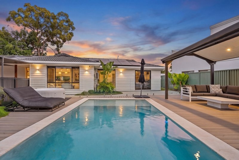 Photo - 7 Tirau Place, Broadbeach Waters QLD 4218 - Image 3