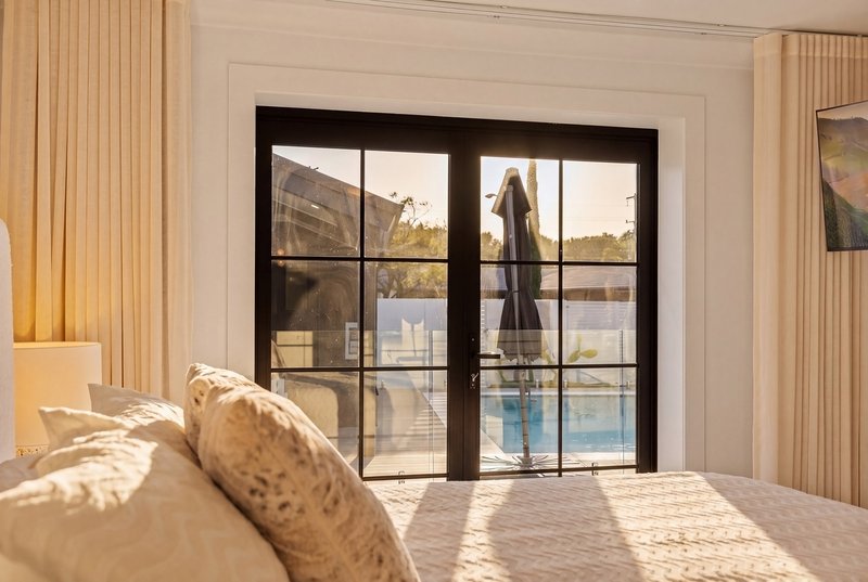 Photo - 7 Tirau Place, Broadbeach Waters QLD 4218 - Image 13