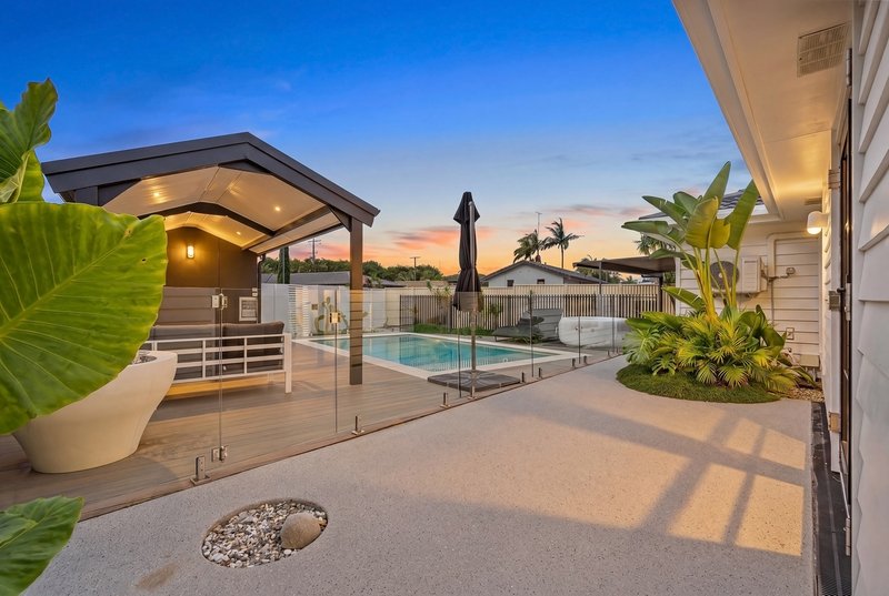 Photo - 7 Tirau Place, Broadbeach Waters QLD 4218 - Image 23