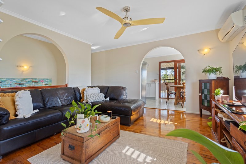 Photo - 7 Tiverton Street, Everton Hills QLD 4053 - Image 7