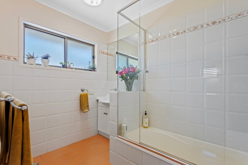 Photo - 7 Tiverton Street, Everton Hills QLD 4053 - Image 17