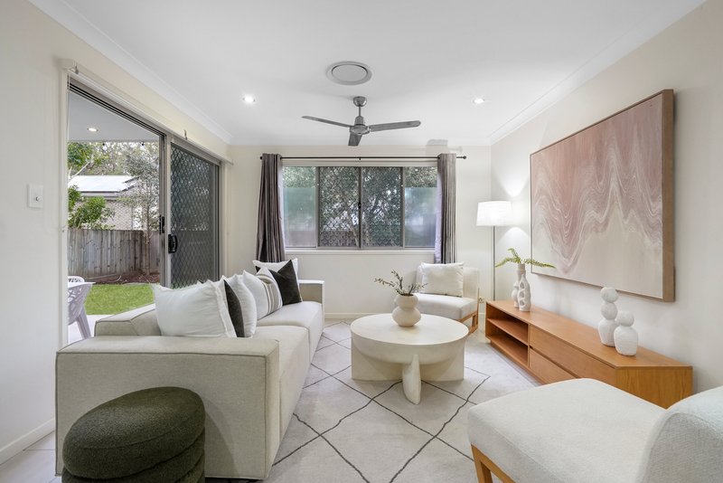 Photo - 7 Toorak Road, Albany Creek QLD 4035 - Image 4