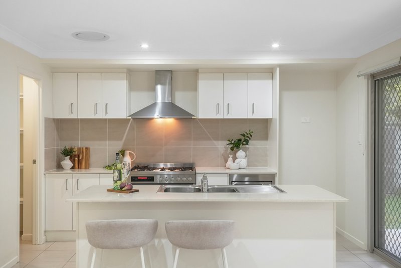 Photo - 7 Toorak Road, Albany Creek QLD 4035 - Image 6