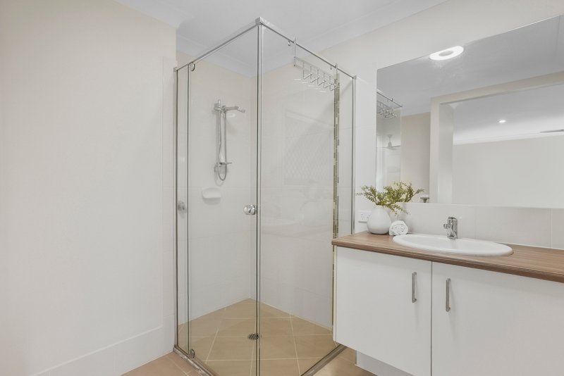Photo - 7 Toorak Road, Albany Creek QLD 4035 - Image 12