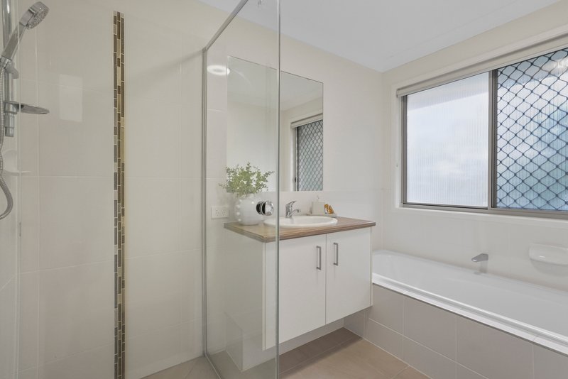 Photo - 7 Toorak Road, Albany Creek QLD 4035 - Image 14